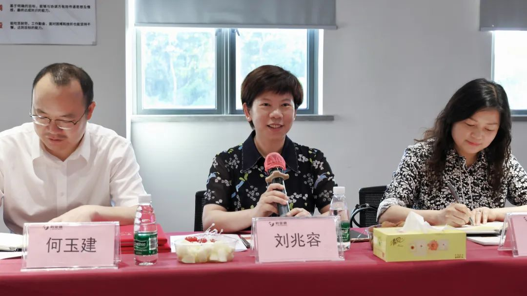 太阳成集团tyc122cc与成都市郫都区达成战略合作 推动成都影视城建设